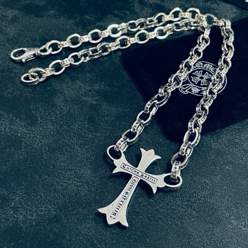 Ch*0me He**ts necklaces